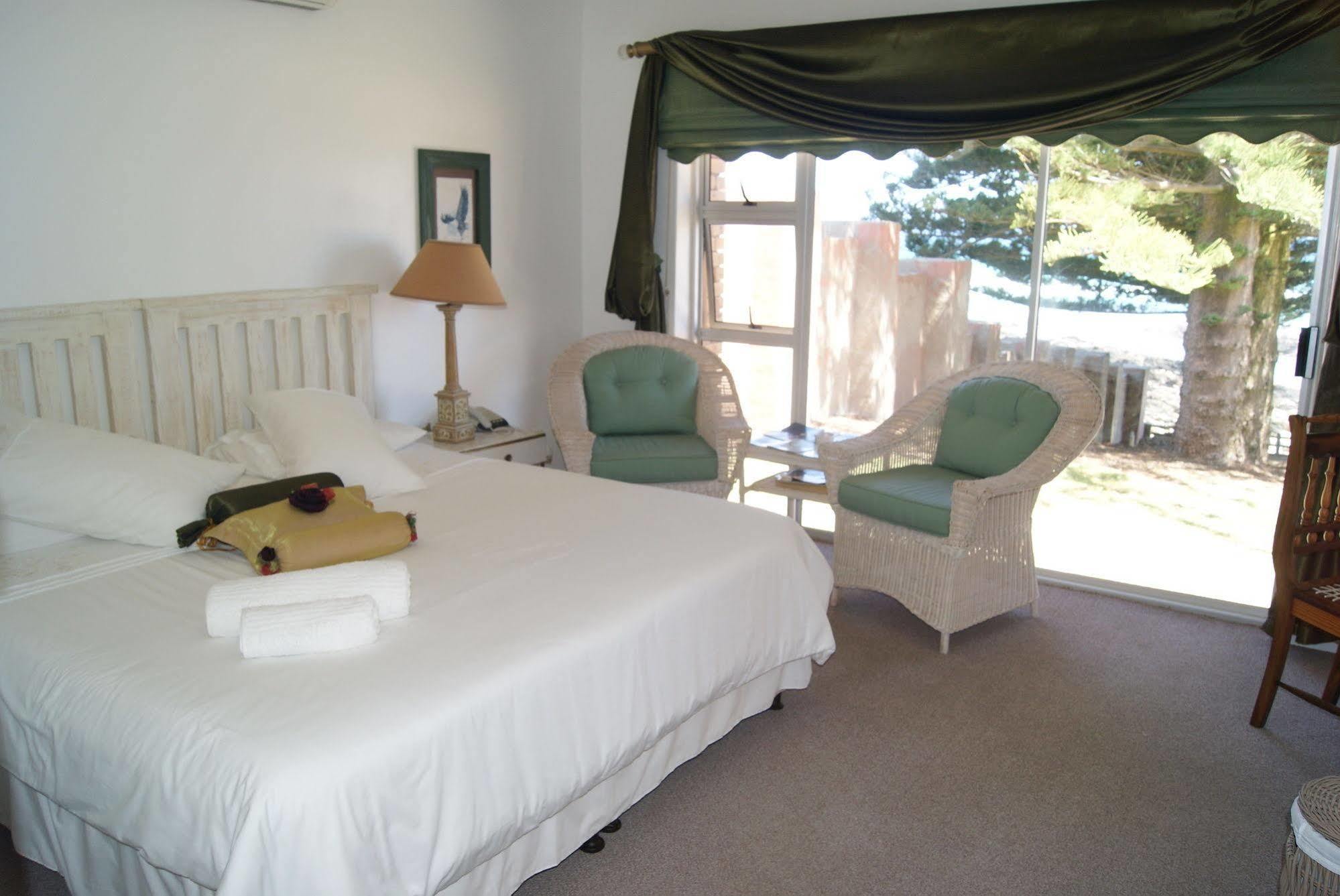 Sea Otters Lodge Kini Bay エクステリア 写真